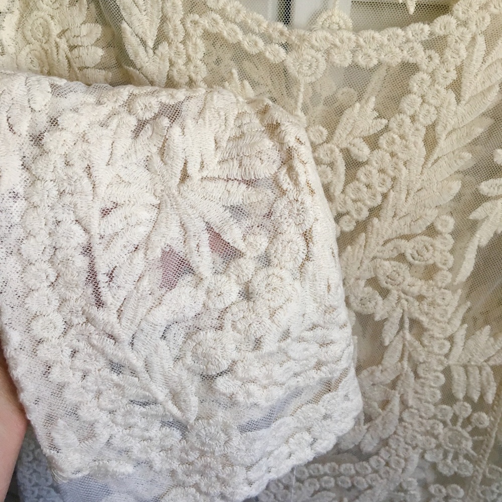 Gorgeous Lace Long Sleeve Gypsy & Bohemian Blouse - Picture 2 of 8